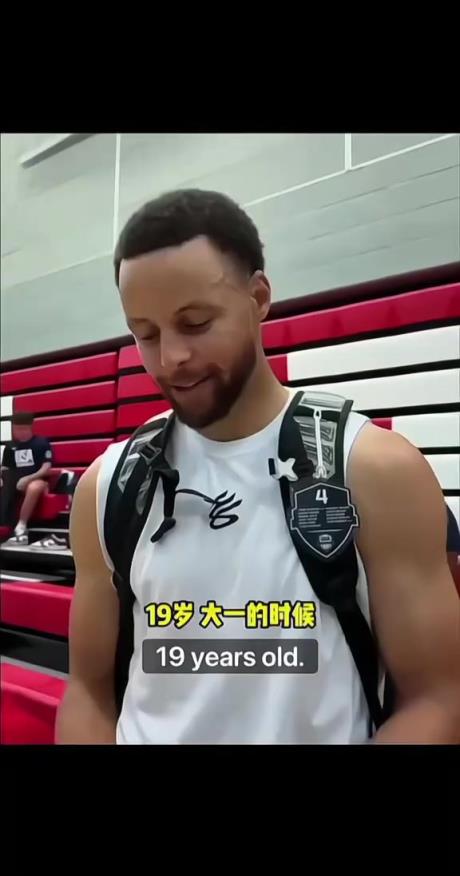 美國(guó)男籃問(wèn)答：第一次扣籃時(shí)幾歲？濃眉：詹姆斯兩歲扣籃！