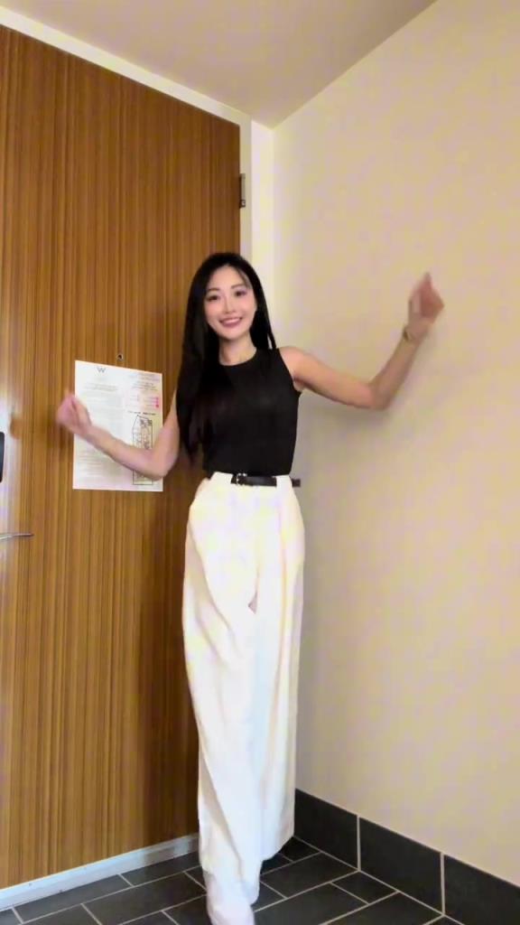 孟超曬自拍：常規(guī)賽正式收官啦，咱們季后賽見啦！